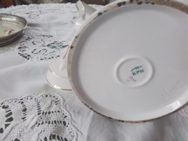 Oud  en antieke koffiepot KPM.