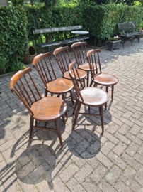 Set van 6 beuken stoelen Thonet achtig met spijlen 1900-1920 prijs per set nr ST20242