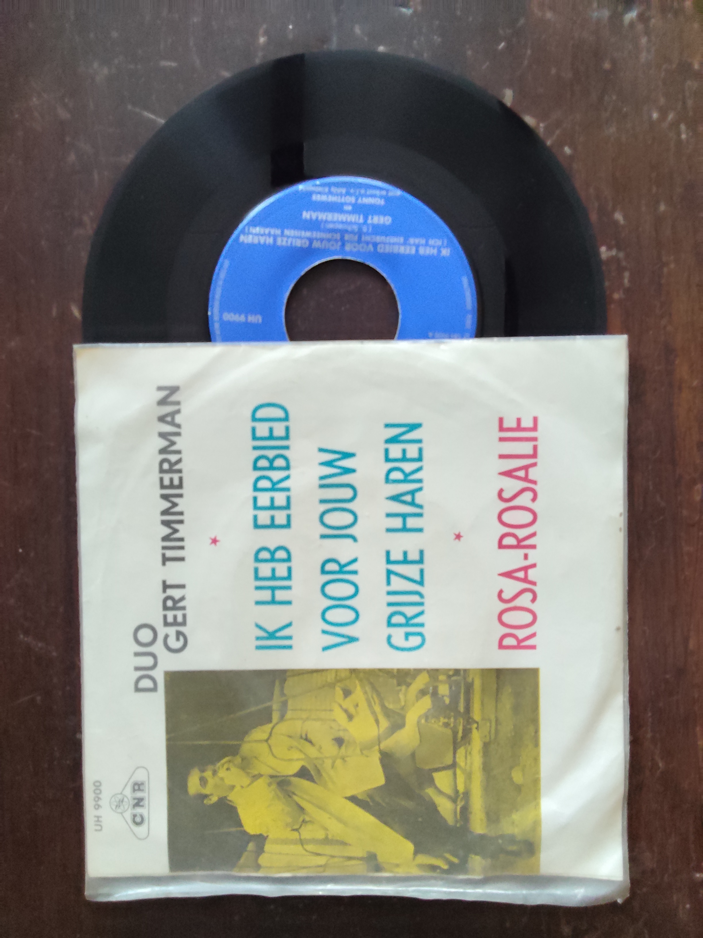 Duo Gert Timmerman met Ik heb eerbied voor jouw grijze haren 1963 Single nr S2020431