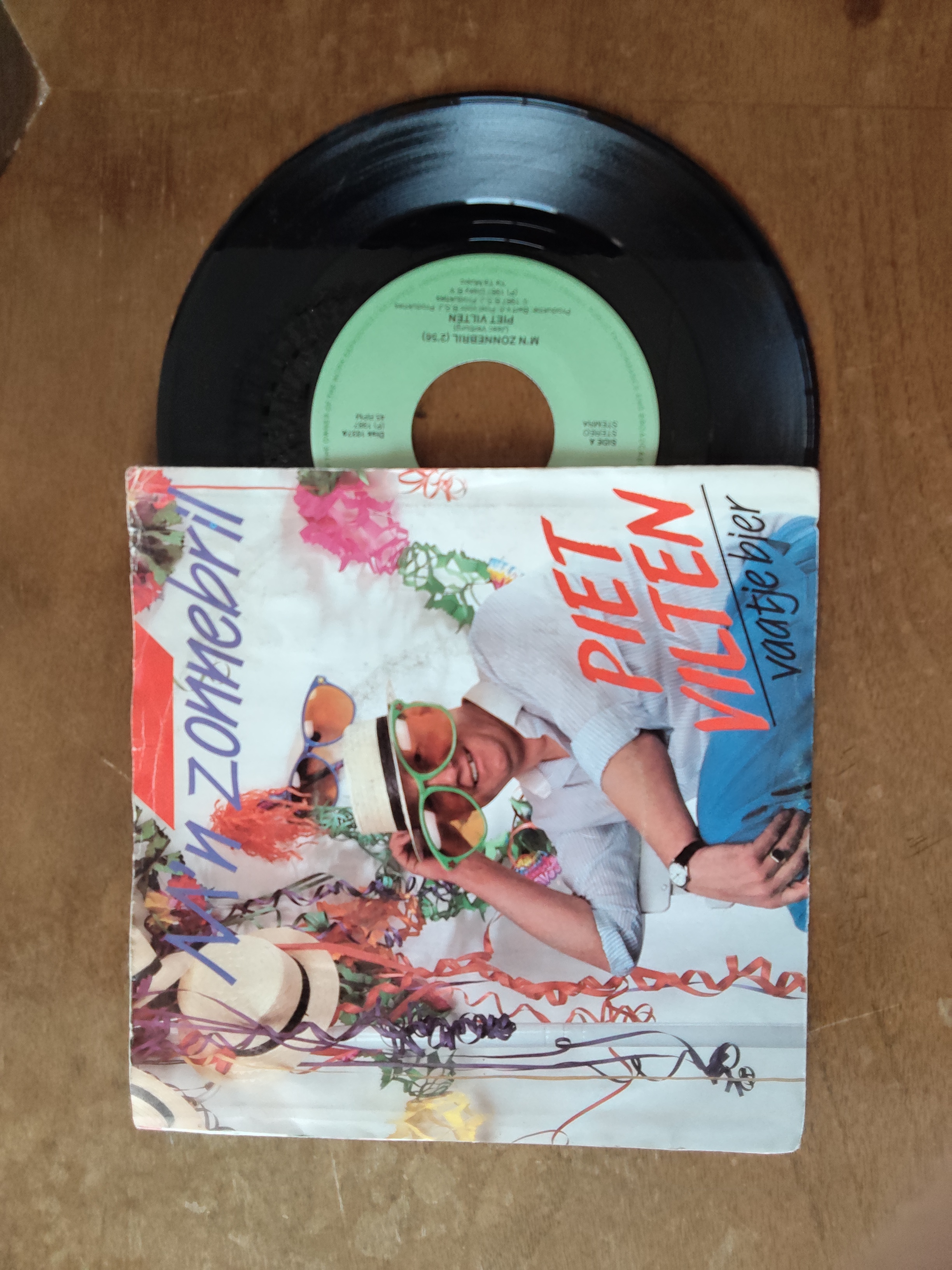 Piet Vilten met M'n zonnebril 1987 Single nr S20256904
