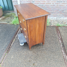 Oud Engels eiken ladenkast 3-kaden omstreeks 1930 messing beslag nr K2026101