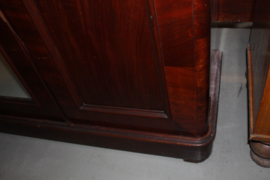 Engelse mahonie 3-deurs linnenkast 1880-1900 met spiegeldeur nr 10022