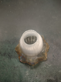 Oude glazen kap geschulpte rand wit met bruine rand oliekleur gr-5,5cm oud-G11