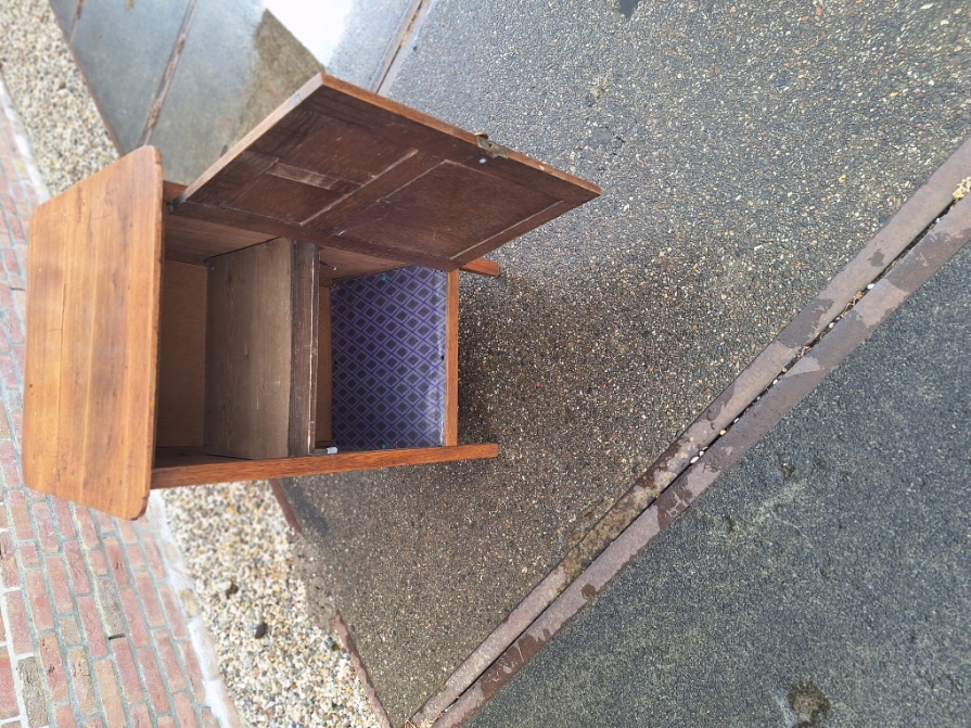 Oud hollands eiken telefoon kastje of nachtkastje omstreeks 1930 nr N202511