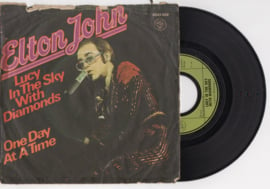 Elton John met Lucy in the sky with diamonds 1974 Single nr S2020313
