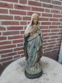 Oud en antiek Mariabeeld.