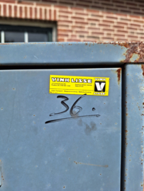 Locker 3-deurs blauw/grijs jaren 60-70 geleefd industrieel nr 10119