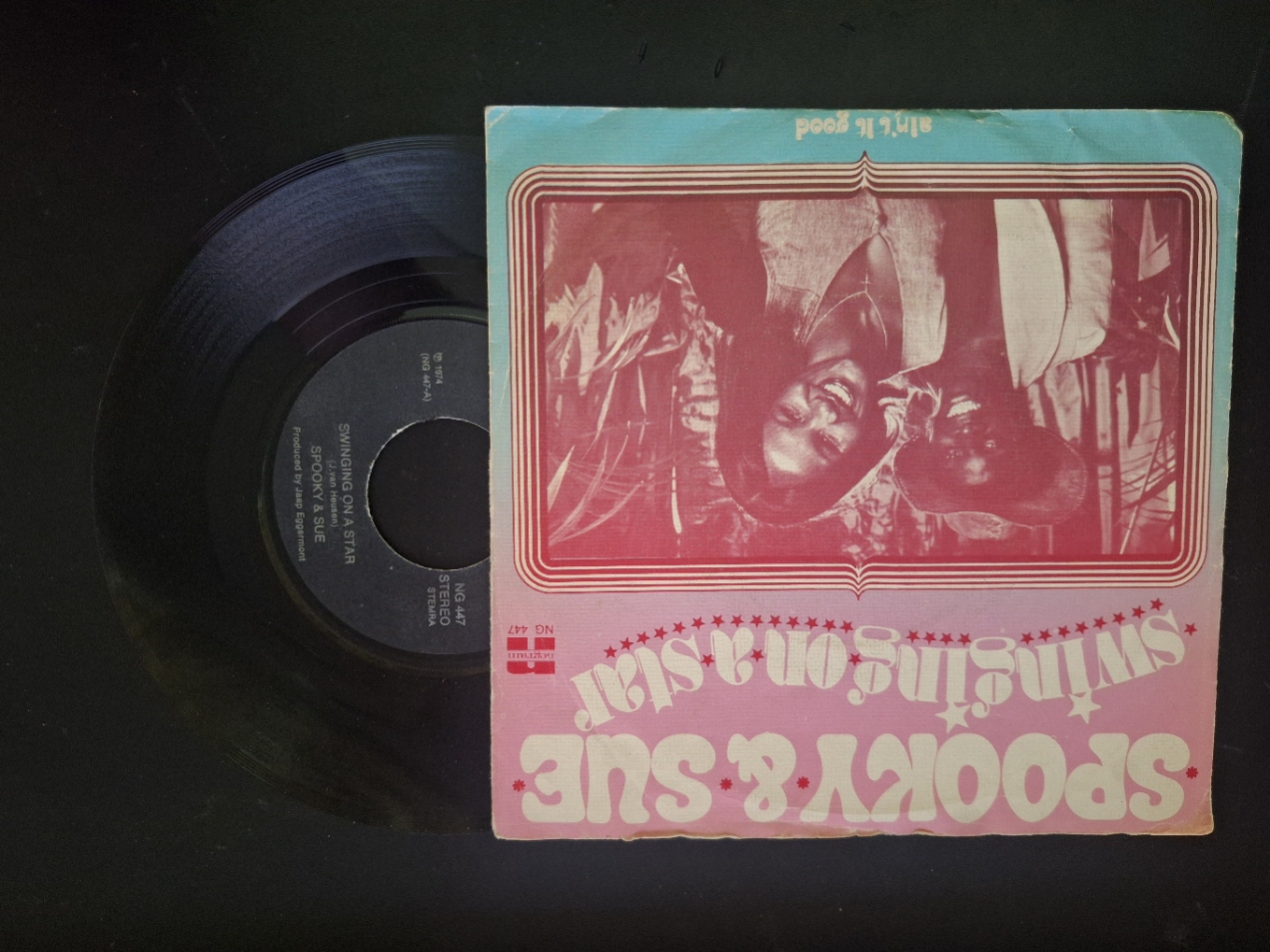 Spooky & Sue met Swinging on a Star 1974 Single nr S202015