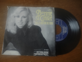 Bonnie St. Claire met Sla je arm om me heen 1983 Single nr S20221815
