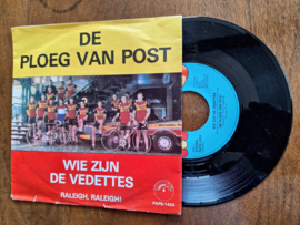 De ploeg van Post met Wie zijn de vedettes 1981 Single nr S20232395
