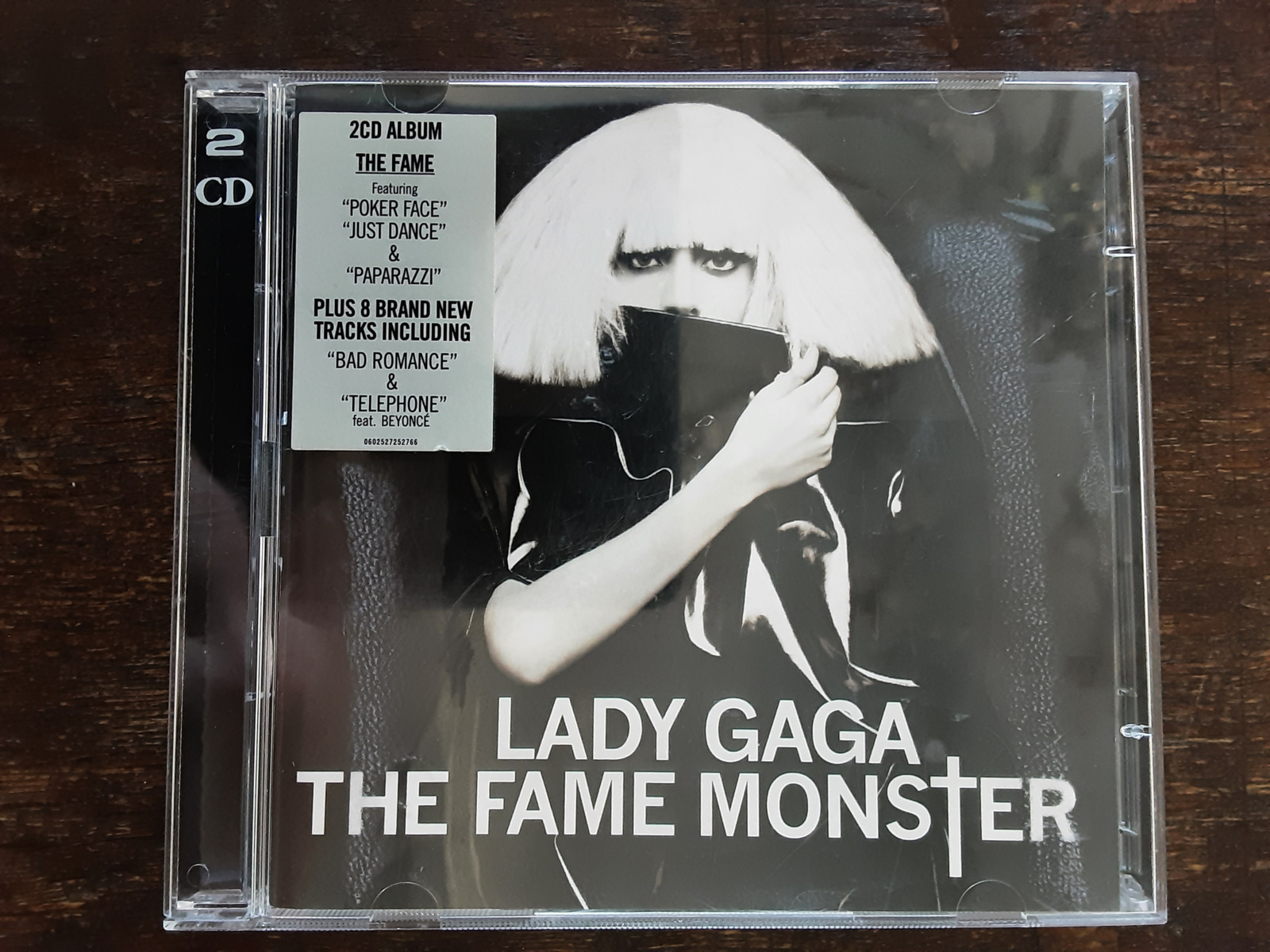 Lady Gaga met The fame monster 2009 CD nr CD2024331