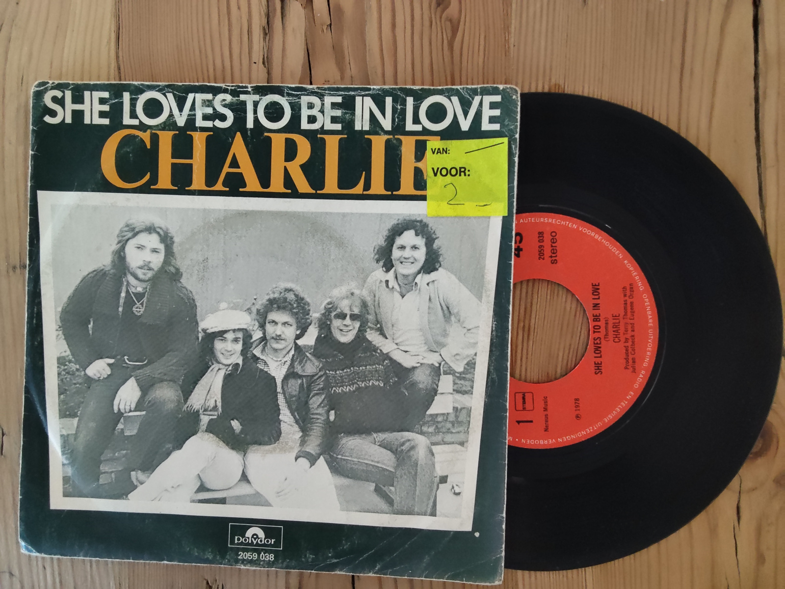 Charlie met She loves to be in love 1978 Single nr S20256677