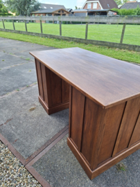 Eiken Bureau 1960-1970 originele knoppen beslag en sleutel extra plexiglas blad nr B20246