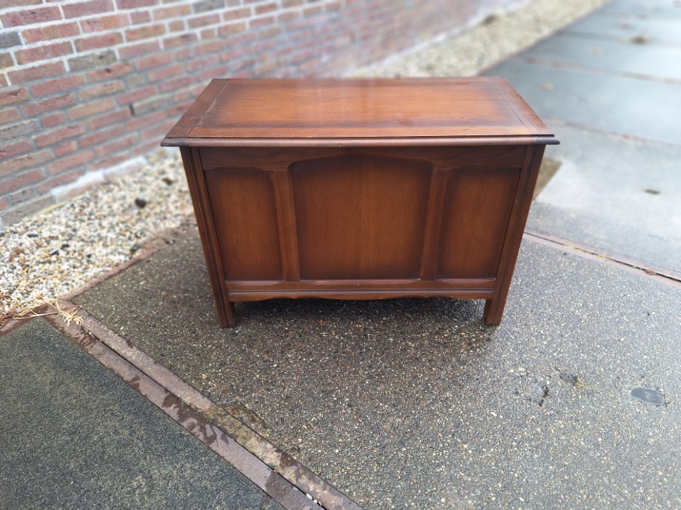 Oude engelse dekenkist eiken midcentury panelen omdtreeks 1940-1950nr K202556