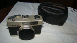 Fotocamera Konika C35 Hexanon.