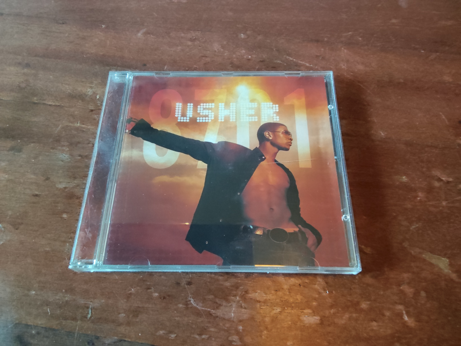 Usher met 8701 2001 CD nr CD2025782