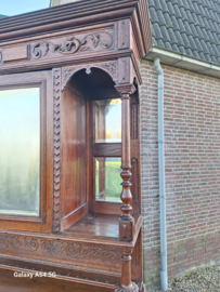 Antieke Mechelse kast omstreeks 1890 a 1900 3-deuren houtsnijwerk nr K202536