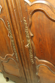 Originele antieke eiken Franse Louis XV 2-deurskast +/- 1780 nr 10018