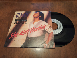 Glenn Medeiros Ft. Bobby Brown met She ain't worth int 1990 Single nr S20233707