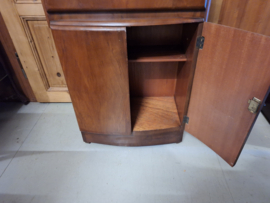 Art-deco huisbar of minibar omstreeks 1920 notenhout h-107,5 uitklapbaar nr K20244