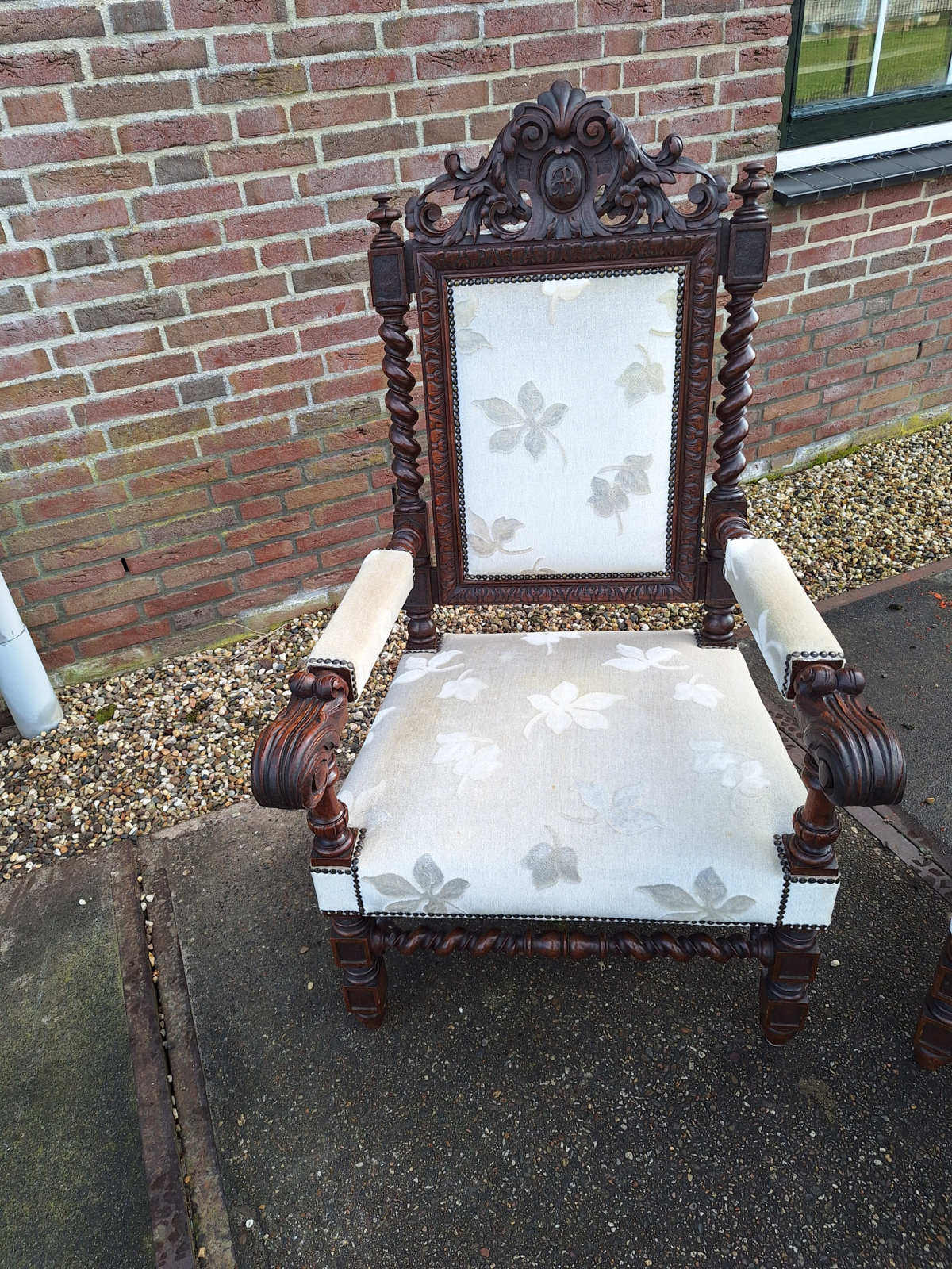 Antieke set van 2 heren fauteuils omstreeks 1880 Frans met initialen AB in kuif nr ST20254