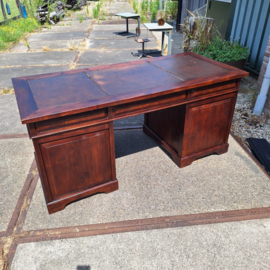 Oud teak houten bureau koloniale stijl met bruin leren blad nr B202643