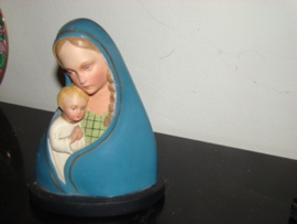 Mariabeeld met kindje Jezus.       VERKOCHT