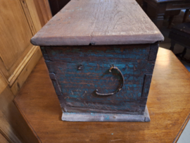 Indonesisch kistje teak hout 1880-1900 origineel groen-blauw patin nr KK 20242