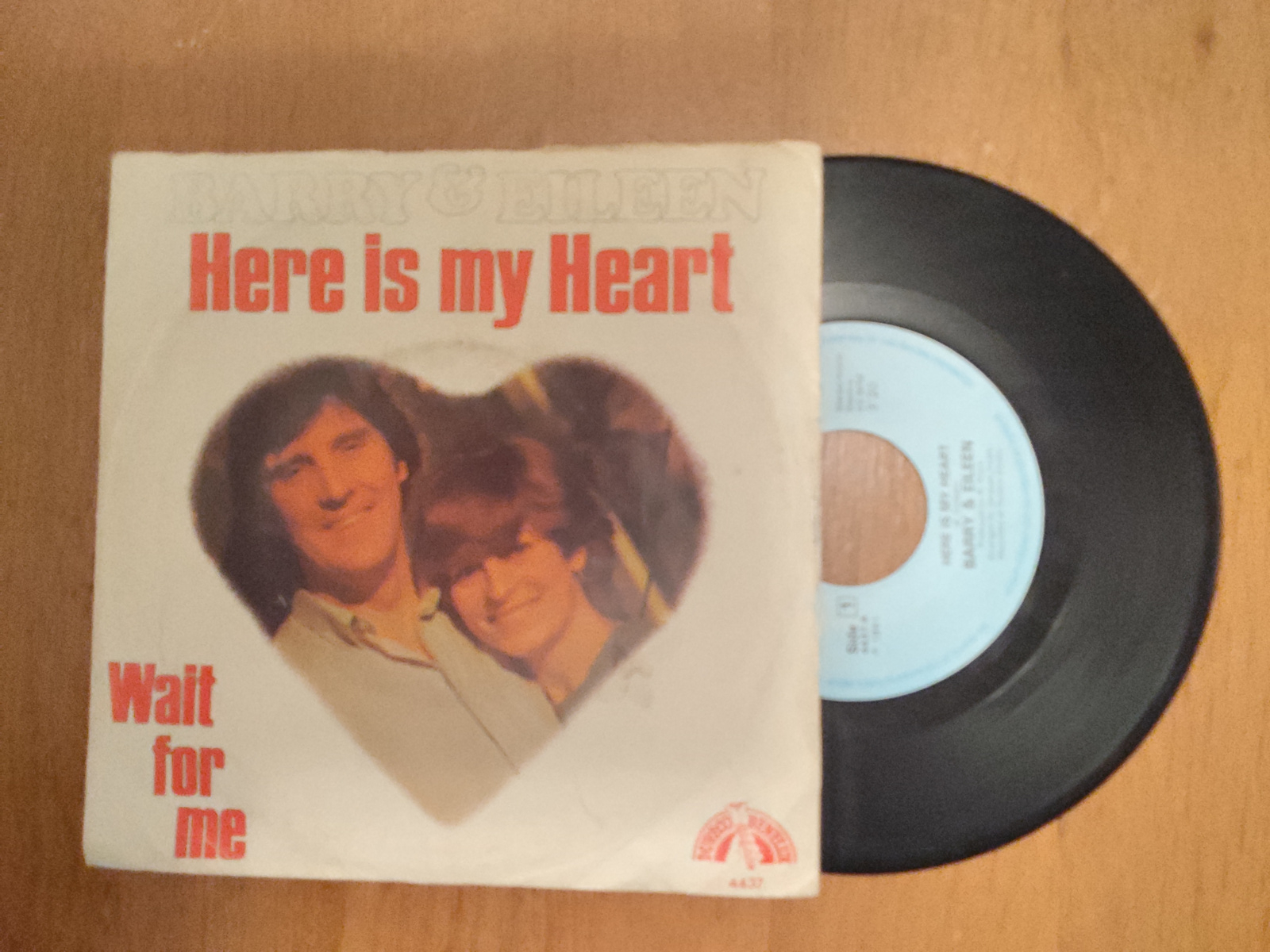 Barry & Eileen met Here is my heart 1981 Single nr S20246179