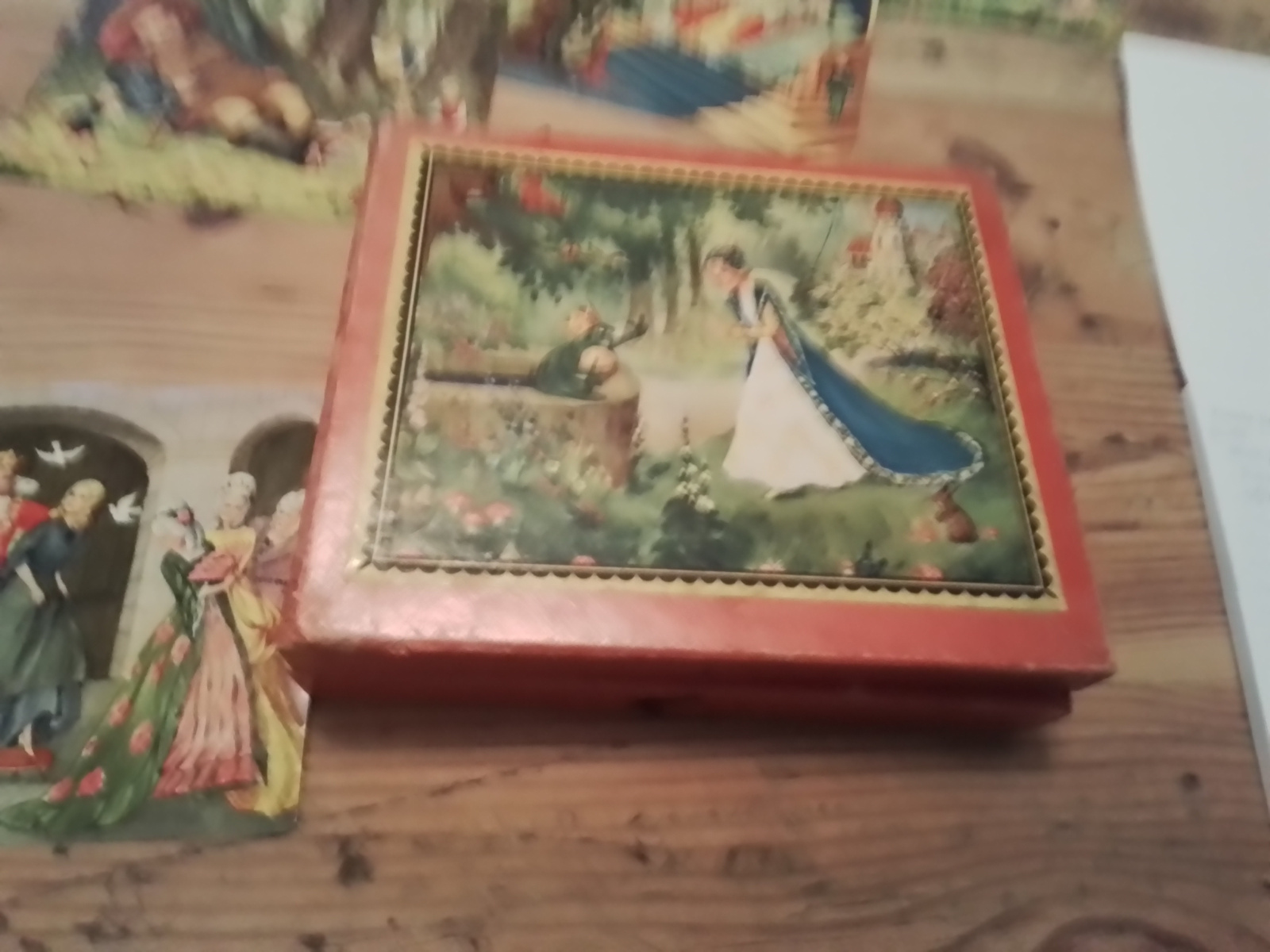 Oud en antieke blokpuzzel sprookjes omstreeks 1950.