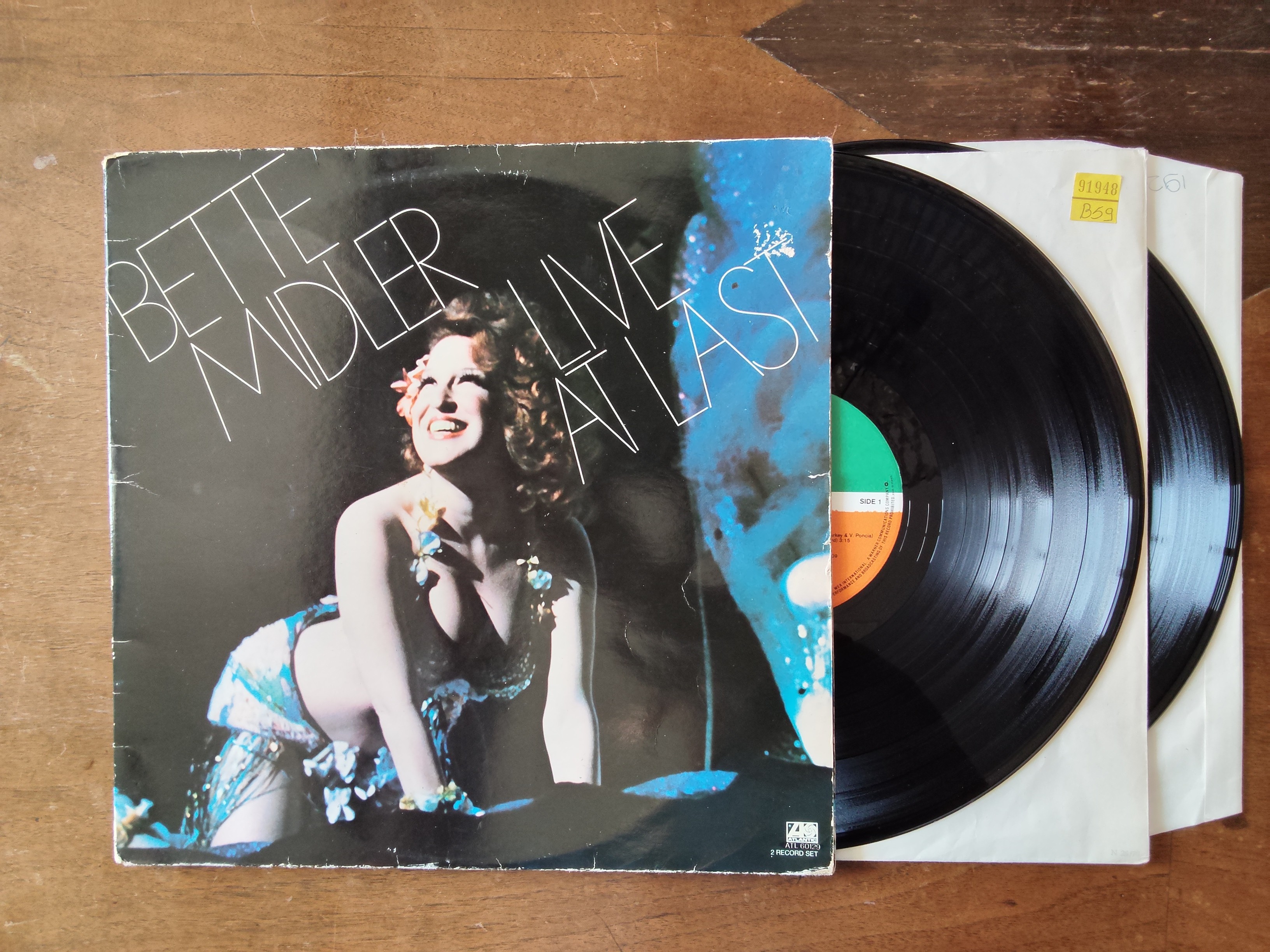 Bette Midler met Live at last 1977 LP nr L20251368