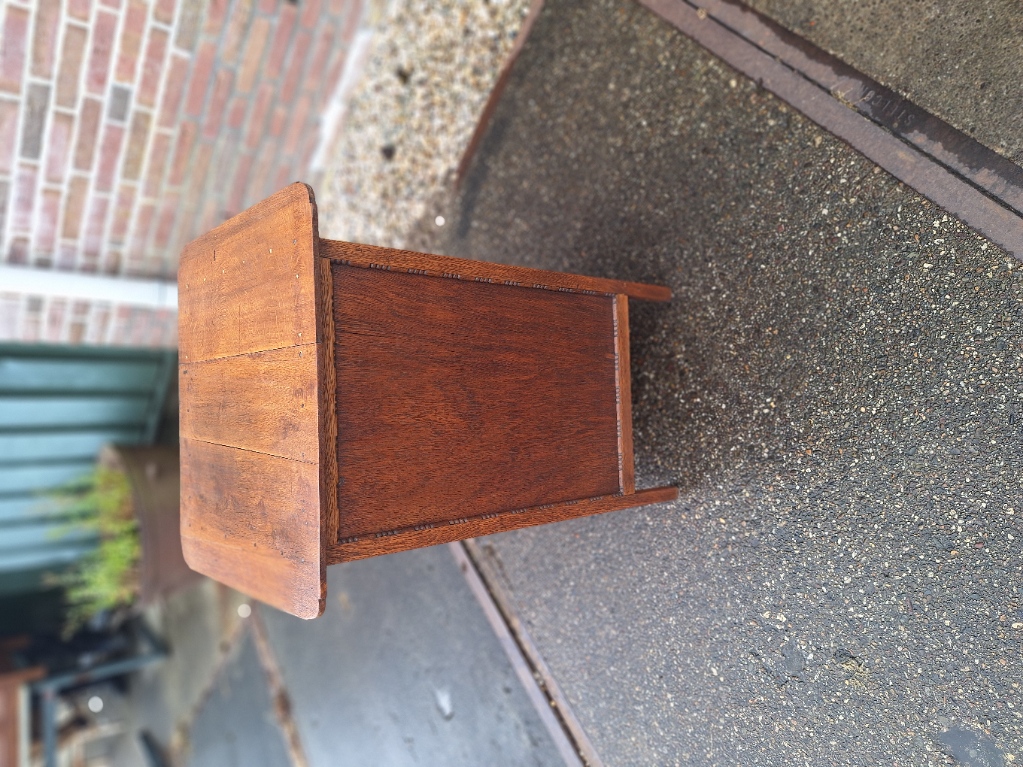 Oud hollands eiken telefoon kastje of nachtkastje omstreeks 1930 nr N202511