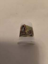 Vingerhoed porcelein opdruk Lourdes 2-zijdig 3cm hoog zonder doosje