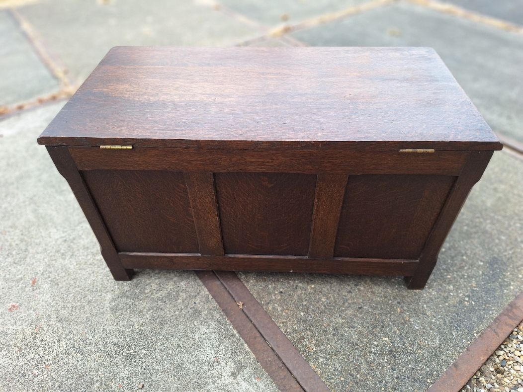 Oud eiken kistje donker eiken omstreeks 1950 nr K202554