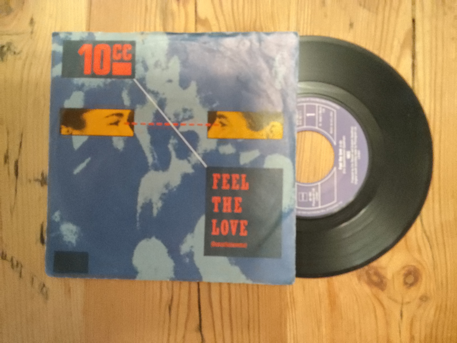 10CC met Feel the love 1983 Single nr S20256424