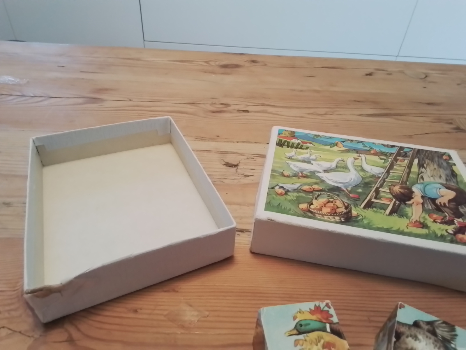 Oude houten blokpuzzel Landleven .Zes puzzles