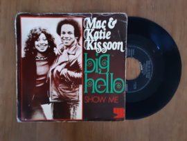Mac & Katie Kissoon met Big hello 1974 Single nr S20245170