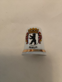 Vingerhoed porcelein opdruk Berlin 2,9cm hoog zonder doosje