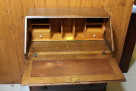 Oude engelse eiken klepsecretaire omstreeks 1930 3-laden nr 11313