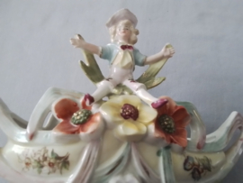 Biscuit beeldje rococo.