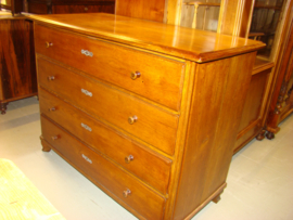 Oude eikenhouten commode of ladenkast