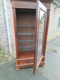 Antieke mahonie glaskast of vitrine met glazen verstelbare planken h-213cm 1890-1900 nr K202431