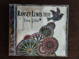 Ramsey Lewis Trio met Time flies 2004 CD nr CD2024248