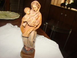 Maria met kindje Jezus.
