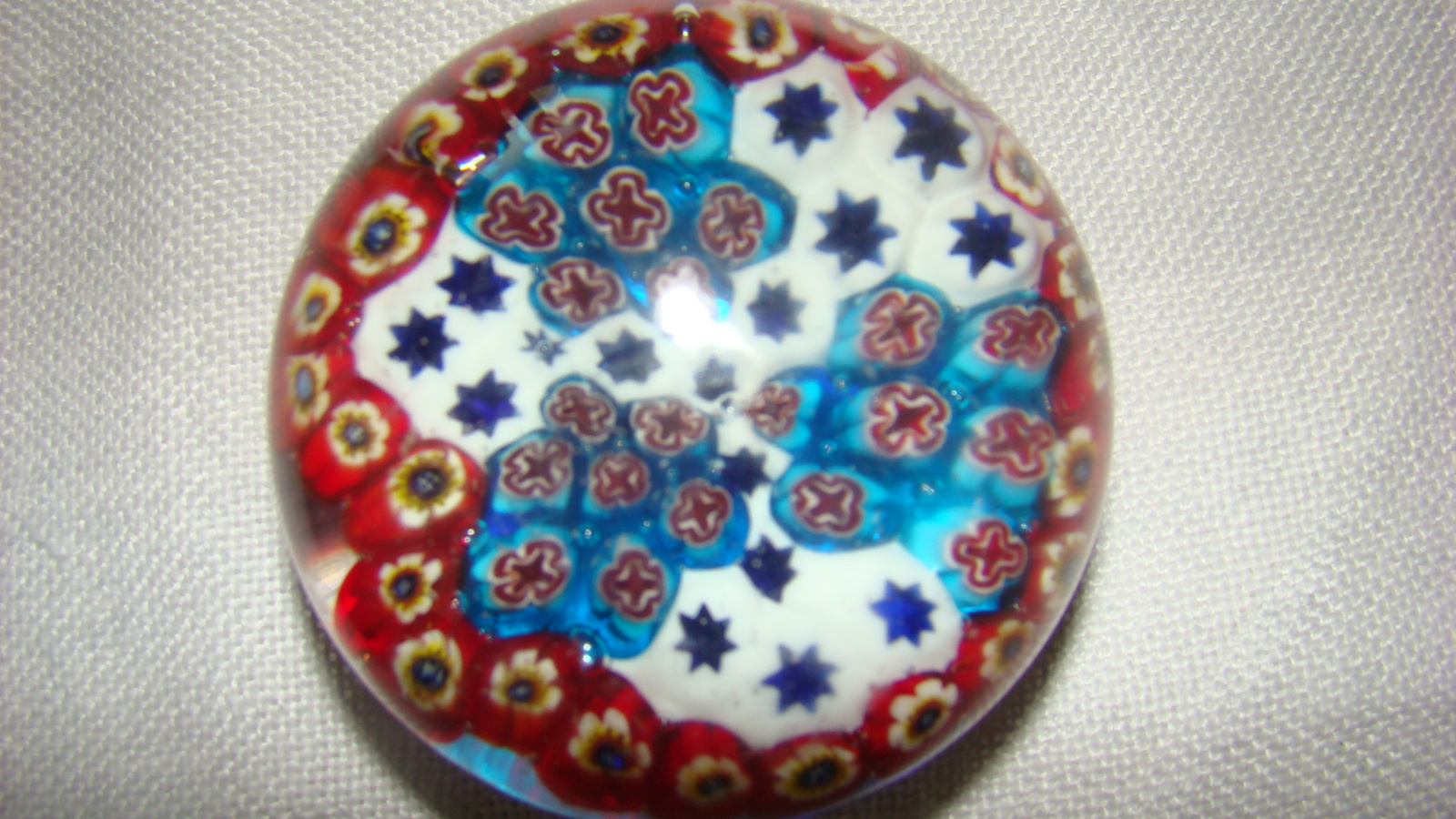 Presse-papier millefiori.