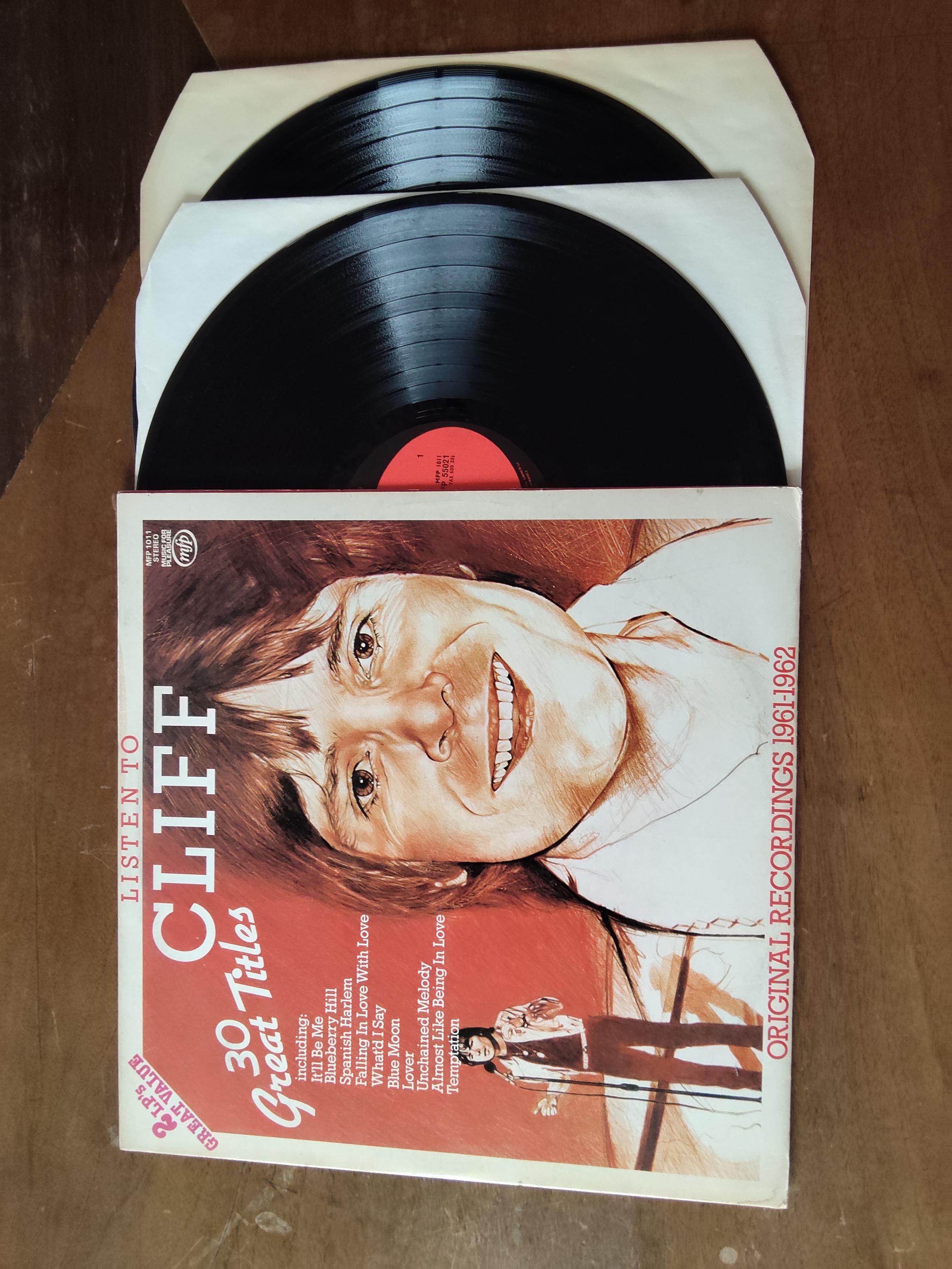 Cliff Richard met Listen to Cliff 30 great titles 1980 LP nr L20251250