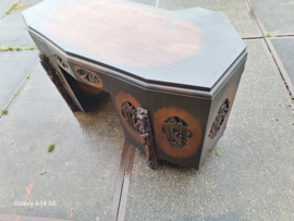 Antiek bureau afkomstig uit Manilla omstreeks 1900 houtsnijwerk rondom nr B202512