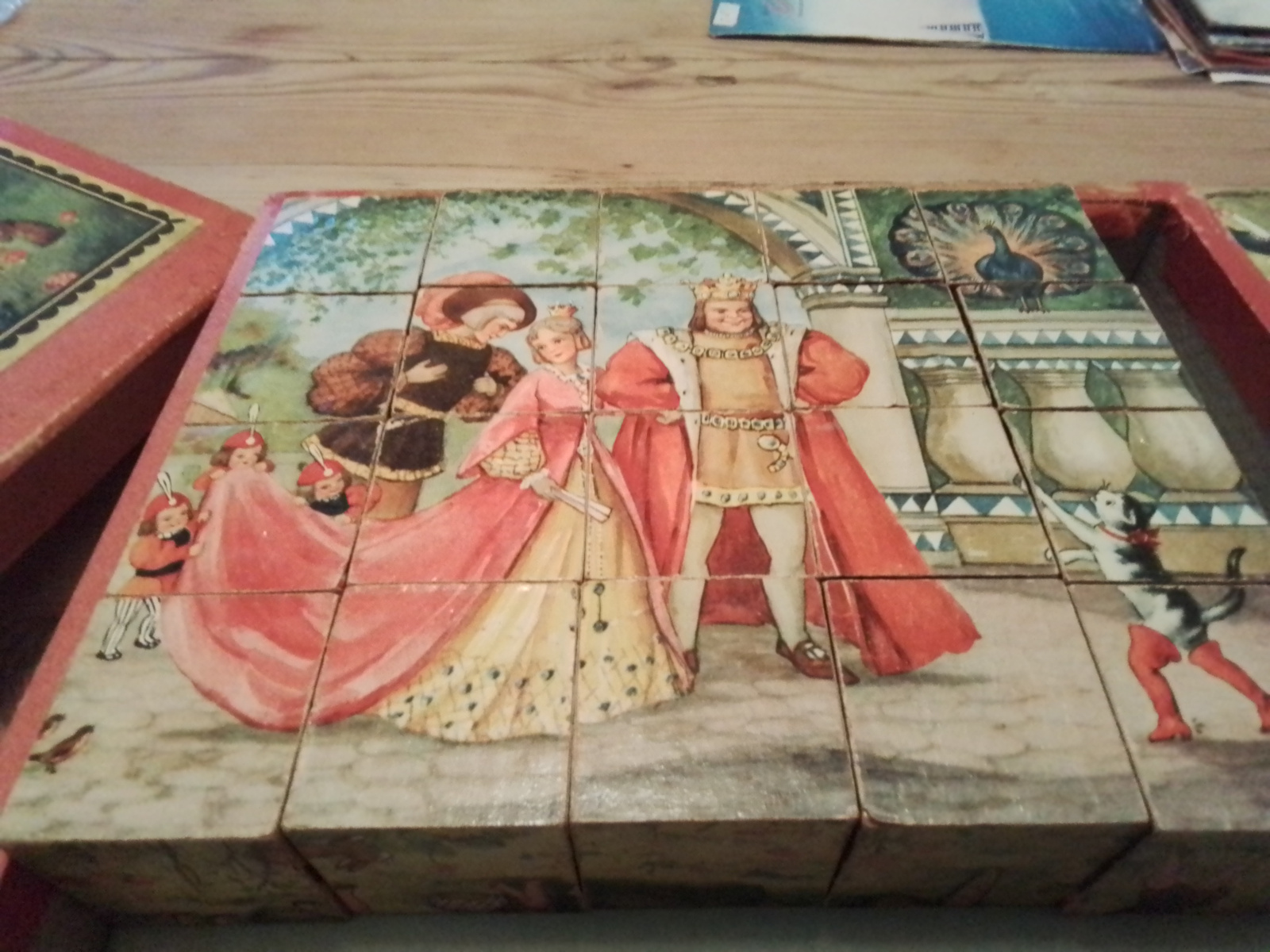Oud en antieke blokpuzzel sprookjes omstreeks 1950.