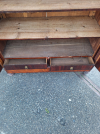 Hollands mahonie 2-deurs linnenkast 4x plank verstelbaar omstreeks 1880 nr K202543