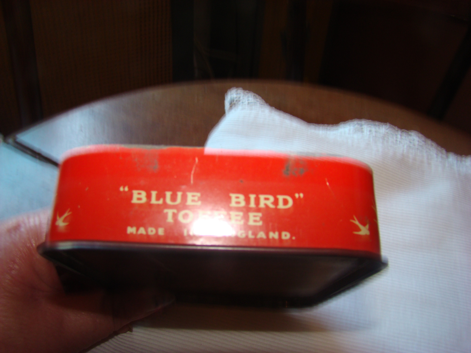Oud kerstblikje of trommel met twee poezen van Blue Bird.
